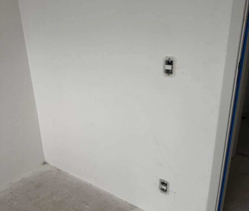 Instalação dos módulos elétricos.