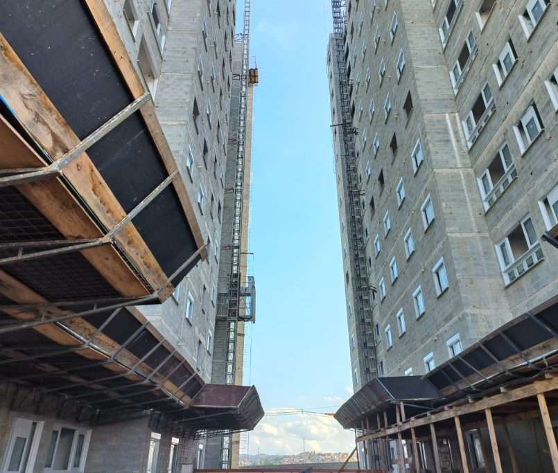Torres 07 e 08 com vista das bandejas de proteção - 05-2025
