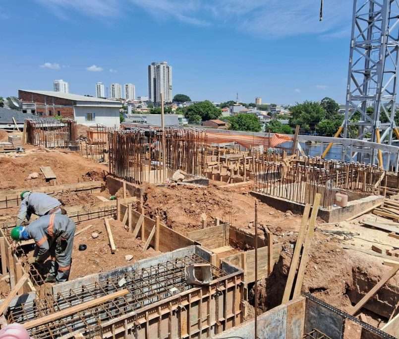 Fundação rasa, trecho final, armação de blocos e vigas - 02/2025