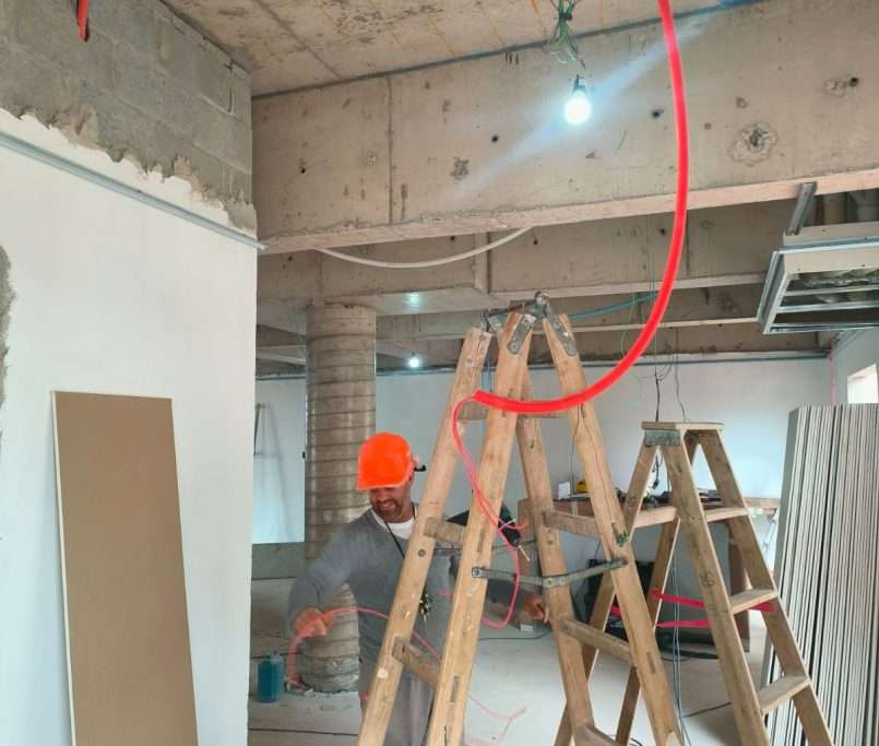 Execução das instalações elétricas nos térreos das torres 07 e 08 - 01-2026