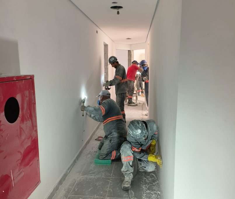 Finalização da pintura e retoques nas áreas comuns internas das torres 07 e 08 - 02-2026