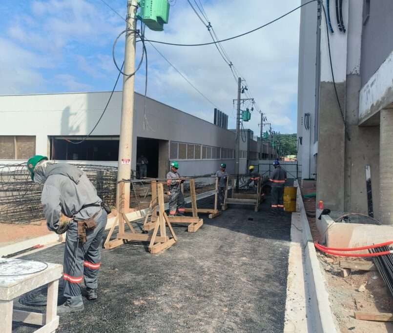 Processo de trabalho dos profissionais armadores na execução das armações das estacas da fundação da Torre 09