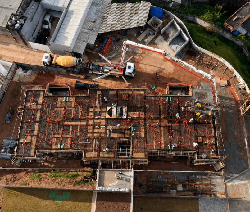 Concretagem da laje de transição do 1º pavimento da Torre 09 com utilização de bomba lança - 06-2026